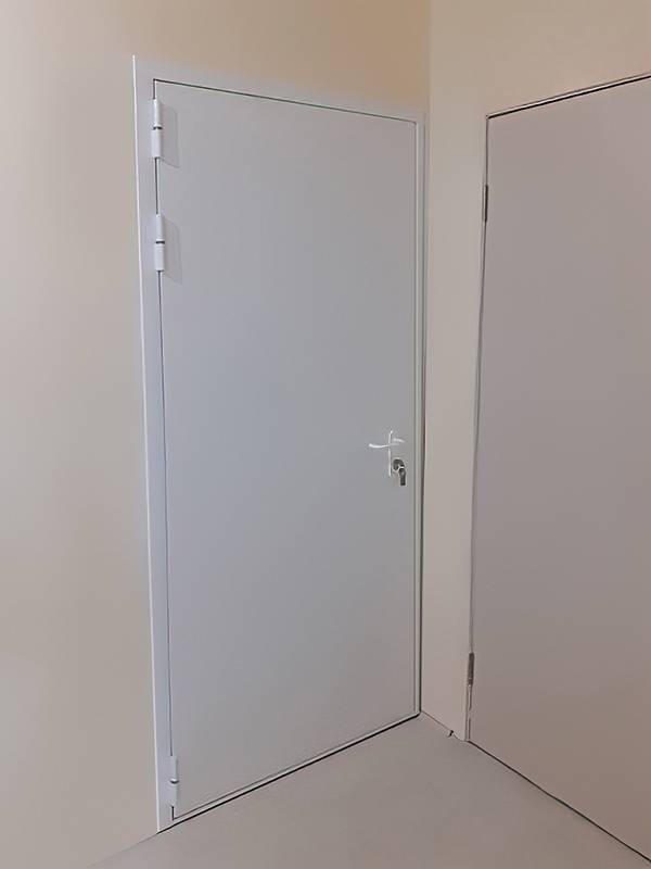 Белая огнезащитная дверь (ул. 3-я Черепковская)