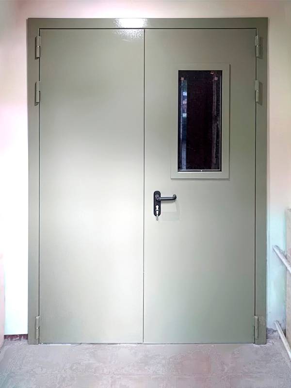 Огнеупорная дверь со стеклопакетом